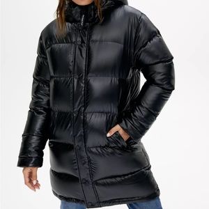 Aritzia The Super Puff Mid - Black/New